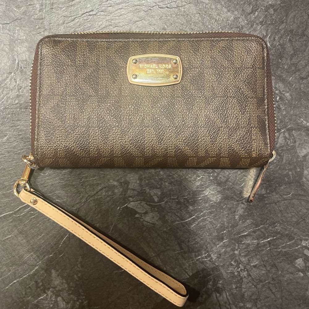 Michael Kors Wallet/Wristlet